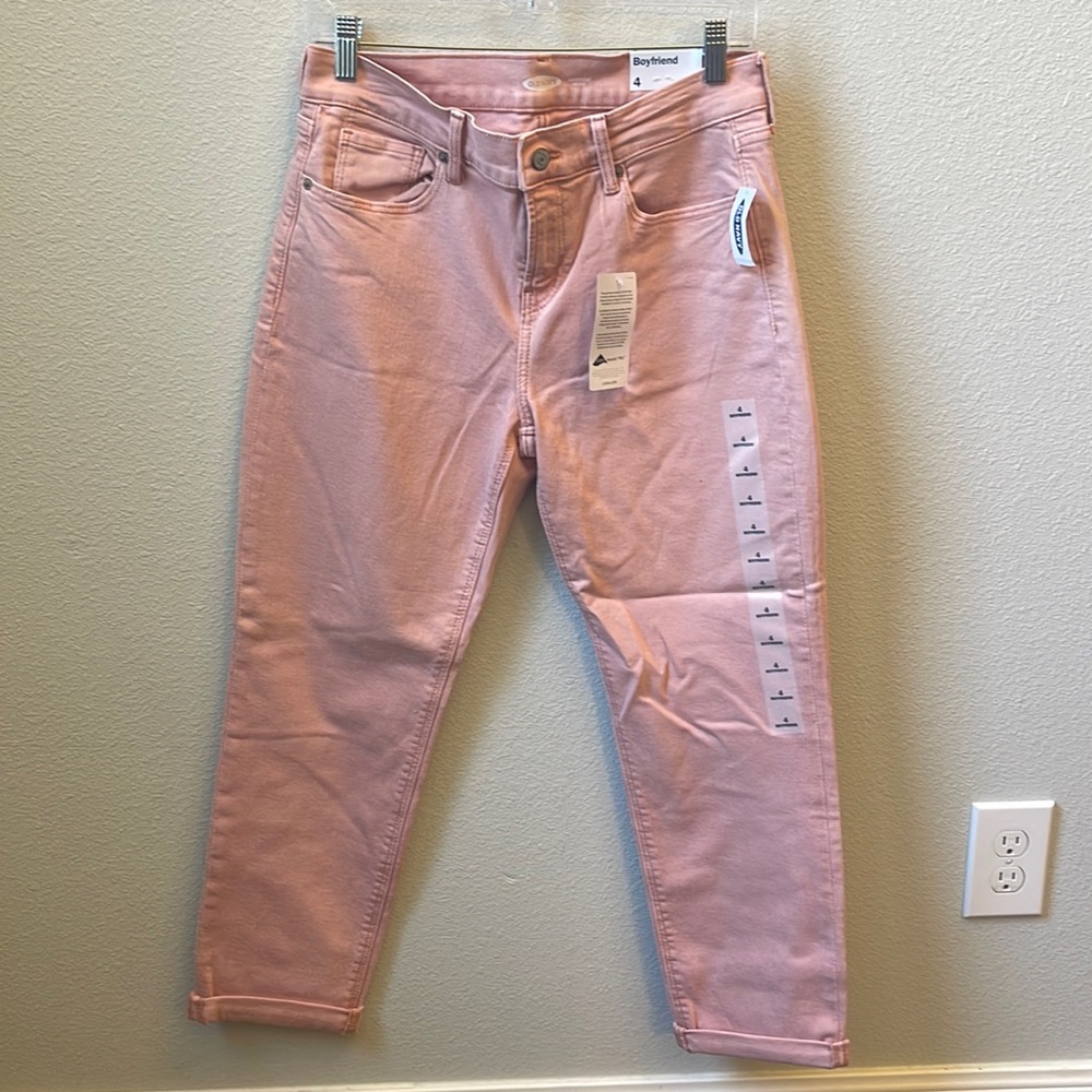 Women’s Old Navy size 4 light pink boyfriend mid rise jeans